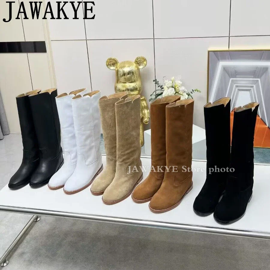 Женские замшевые сапоги до колена высокие на танкетке высоком каблуке модные