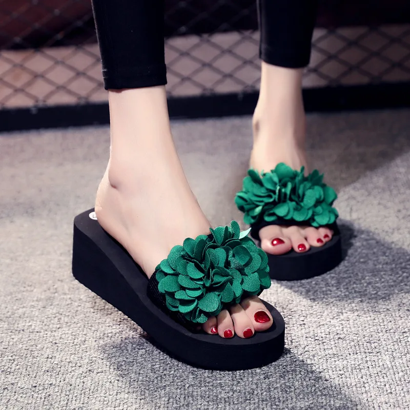 

Shoes On A Wedge Slippers Casual Low Summer Clogs Woman Flower Slides Pantofle Luxury Beach 2022 Basic PU Sweet Fabric Floral