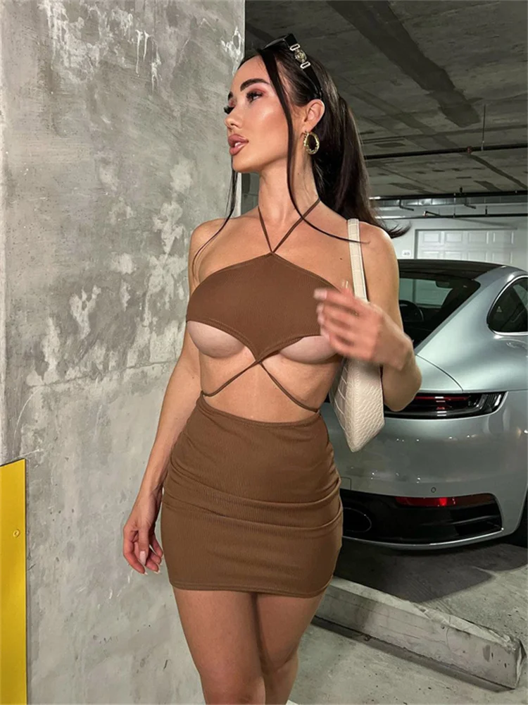 

Платье-Карандаш женское однотонное с лямкой на шее и вырезами