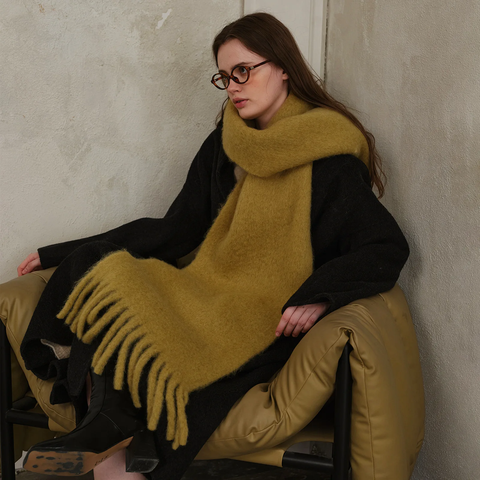 Зимний шарф классический шерстяной теплый однотонный с бахромой женский зимний