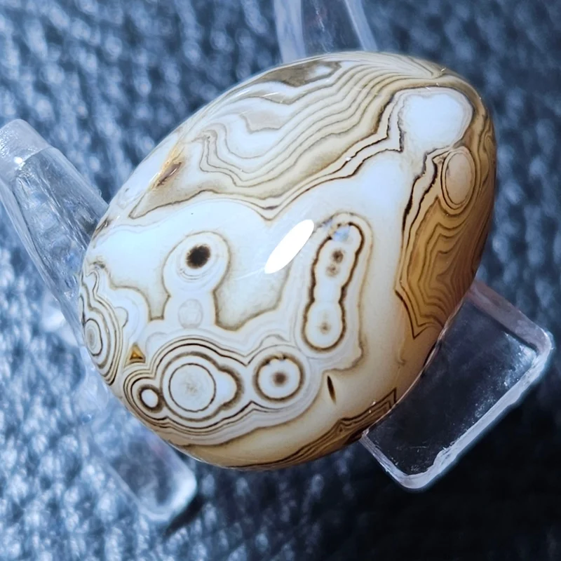 

Сардоникс агат с узором глаза