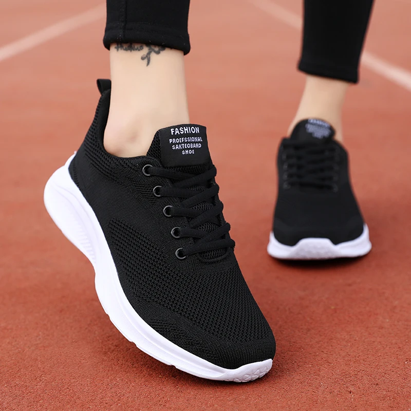 Breathable Women Casual Shoes Lightweight Non-slip Female Vulcanized Shoes Outdoor Women's Casual Sneakers Lace Up Free Shipping