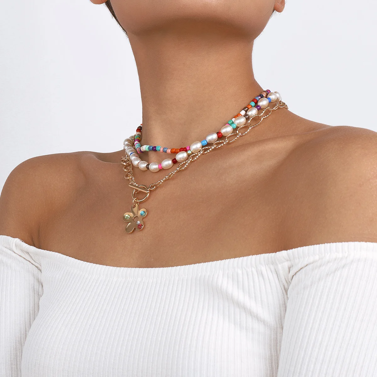 Exaggerated color necklace Bohemian style multi-layer beaded necklace with sweet flower necklace.