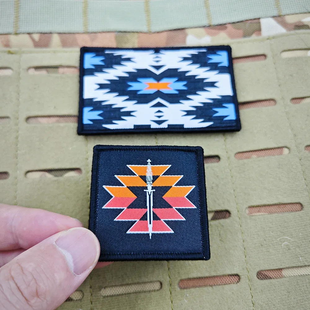 Черные пейонные системы вышитые нашивки на липучке для одежды модные