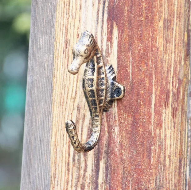 

Декоративные чугунные крючки для ключей