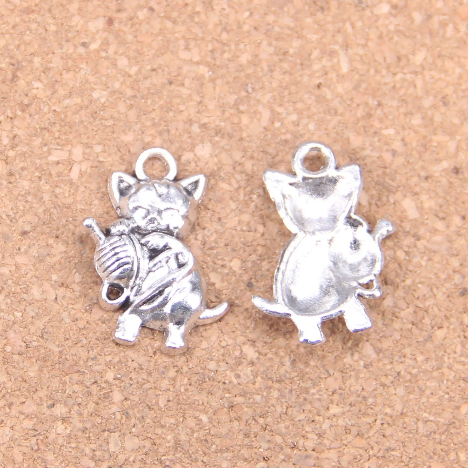 

48pcs Charms cat yarn ball 25x15mm Antique Pendants,Vintage Tibetan Silver Jewelry,DIY for bracelet necklace
