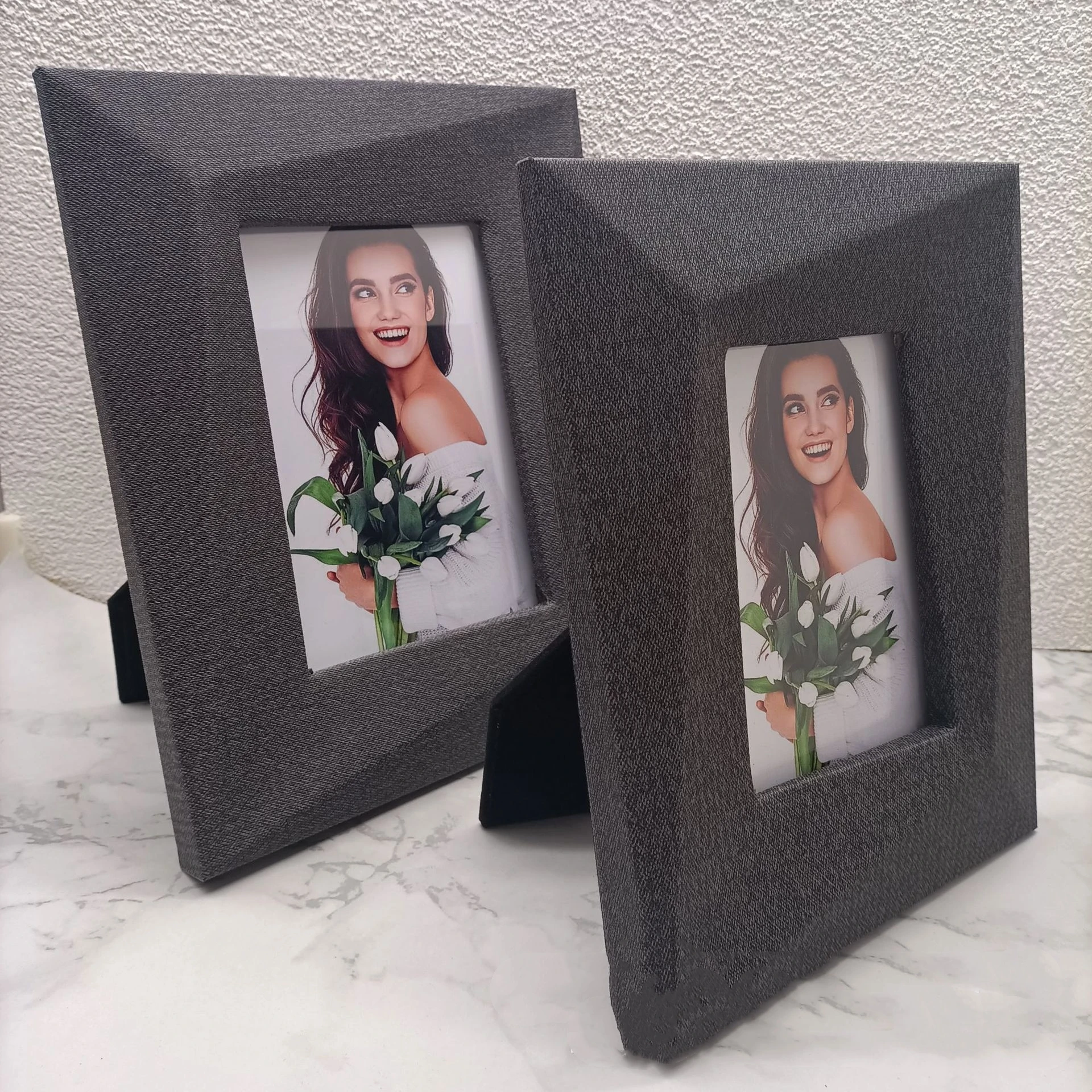 

Modern Light Luxury Leather Photo Frame Desktop Decoration