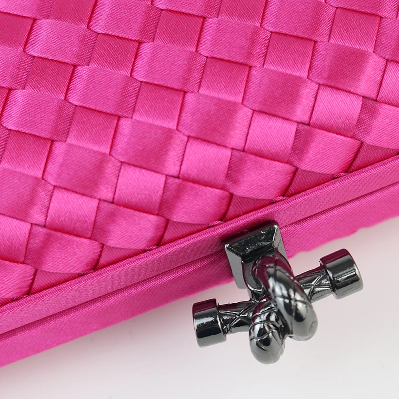 Элегантный модный клатч с геометрическим рисунком и украшением крест-накрест