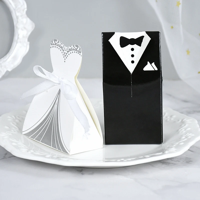 

20pcs Bride and Groom Dresses Candy Box Wedding Favors Chocolate Gifts Packaging Boxes Sweet Bags Marriage Party Decor Supplies