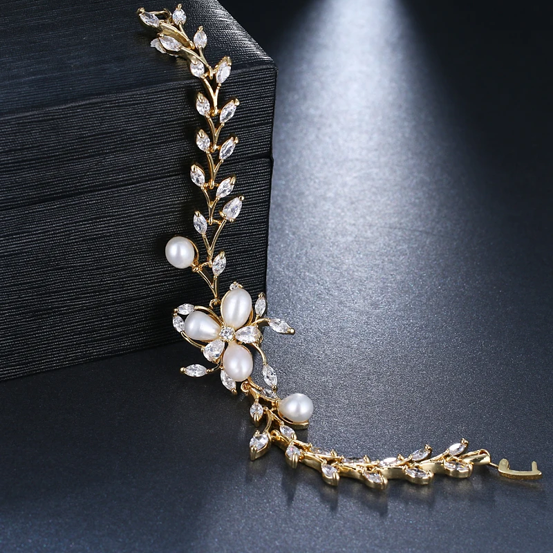 

GMGYQ New Fashion Irregular Cubic Zirconia Flower with Pearl Design Bracelet for Brides Wedding Party Jewelry