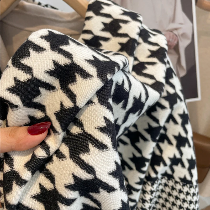 Рисунок 2 - Женская толстая квадратная твидовая клетка