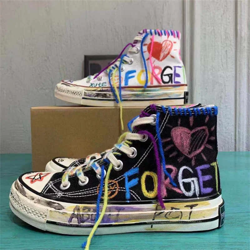 

Canvas couple shoes, hand-painted graffiti, Korean style, leisure, with everything, fashion, original, new series