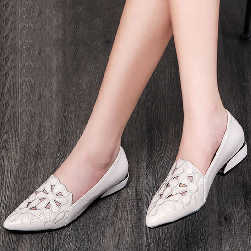 Fashion Shoes for Women Embroidery Breathable Square Heel Loafers Slip On Pointed Toe Leather Single Shoes Elegant Party Pumps