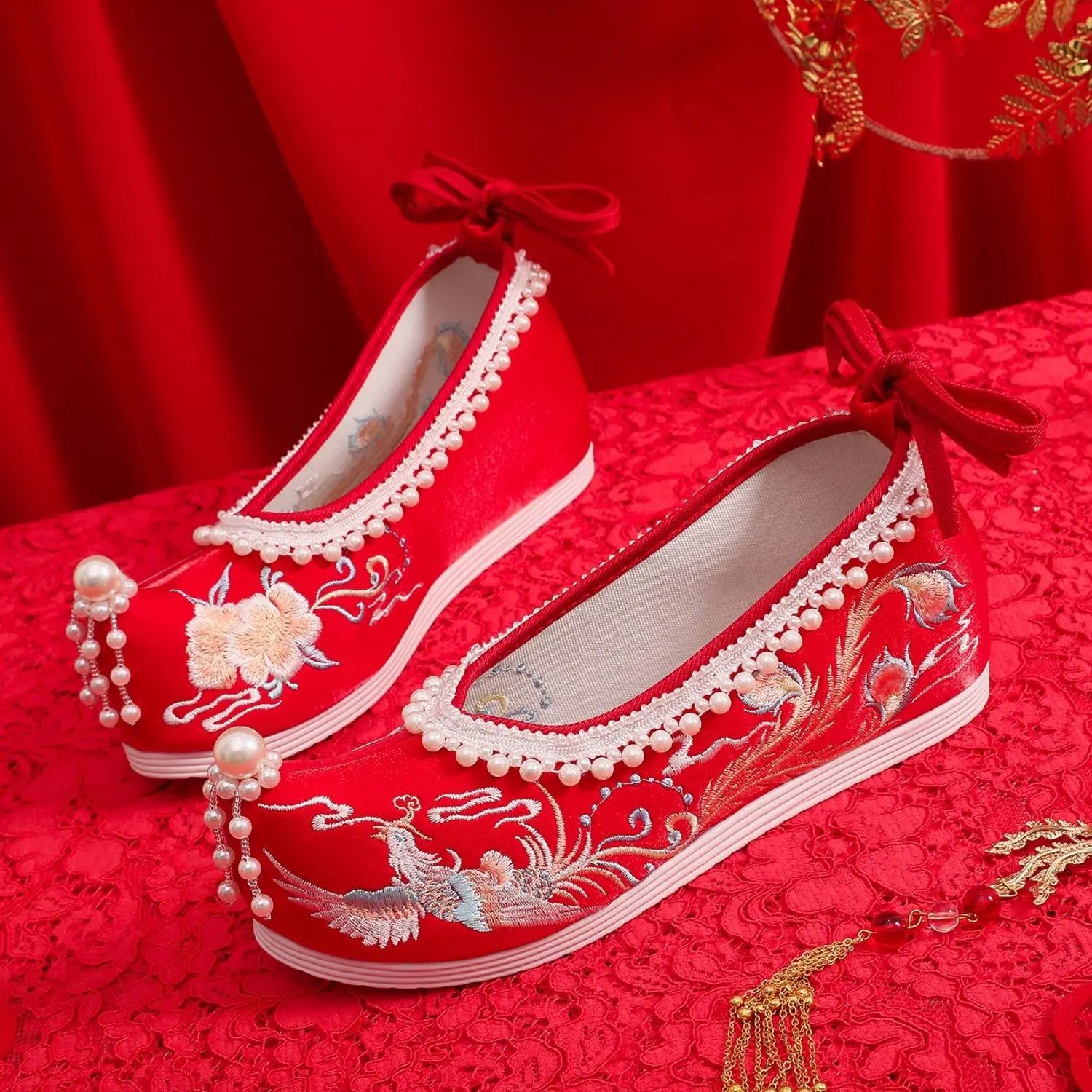 

Women Lady Embroidered Phoenix Cloth Shoes Ethnic High Heeled Embroidery Beads Ornament