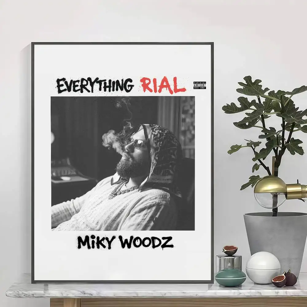 Фото Самоклеящиеся плакаты-наклейки M-Miky Woodz Verything RIAL подходят для безрамного декора стен в комнате. №4