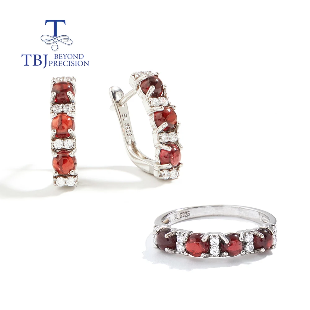 Серьги и кольцо из серебра 925 пробы с натуральным гранатом