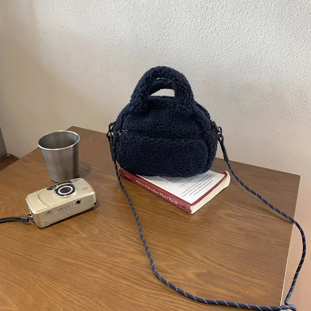 

Winter Mini Plush Bags for Women Cute Lambswool Women's Handbags Fluffy Faux Fur Shoulder Bag Phone Flap Purses Crossbody Bag