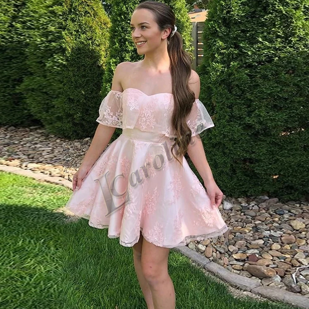 

Светло-розовая короткая юбка в стиле Кэролайн, вечернее платье с открытыми плечами, кружевные вечерние платья а-силуэта для выпускного вече...