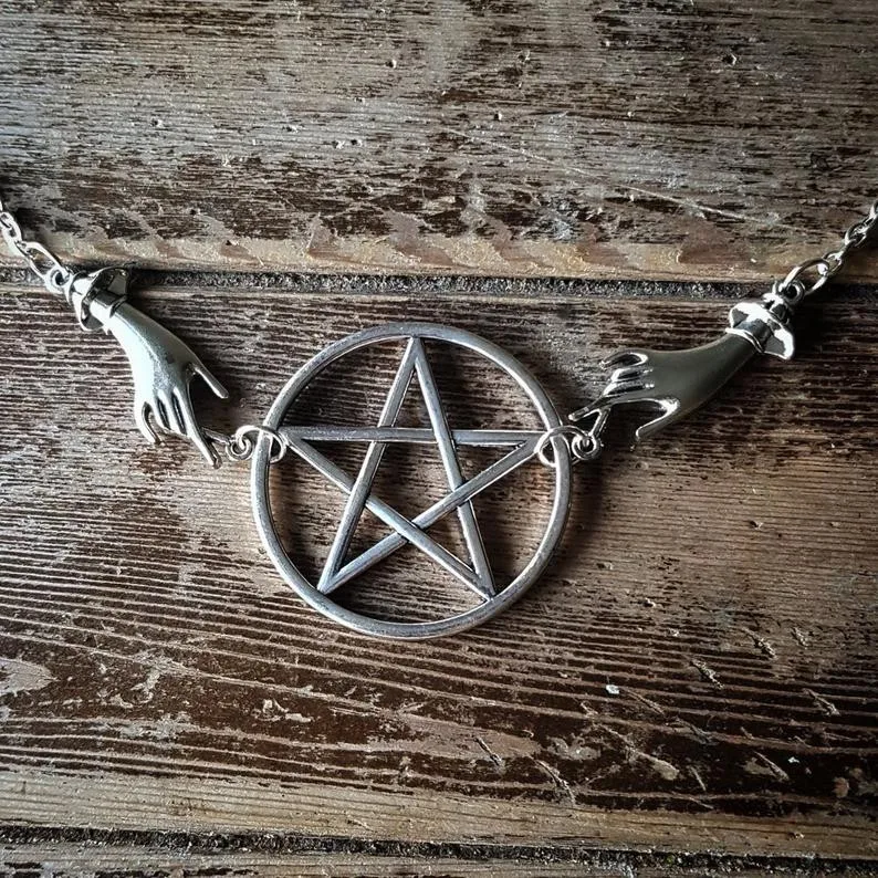 

Exquisite creative explosion logo necklace alloy five-pointed star ring pendant men and women explosion new products