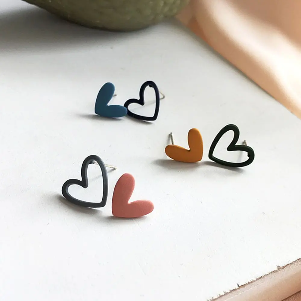 

Trend Asymmetric Hollow Heart Earrings for Women Beautiful Girl Cute Party Jewelry Korean Yellow Blue Studs Earrings
