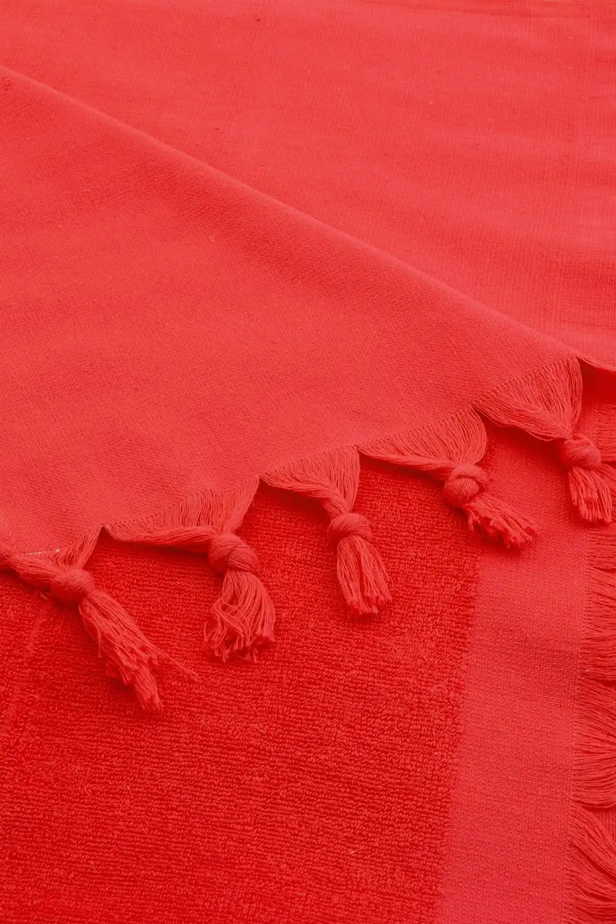

Beach Towel Loincloth Towel Red Soft Textured Water Absorbing Quick Dry