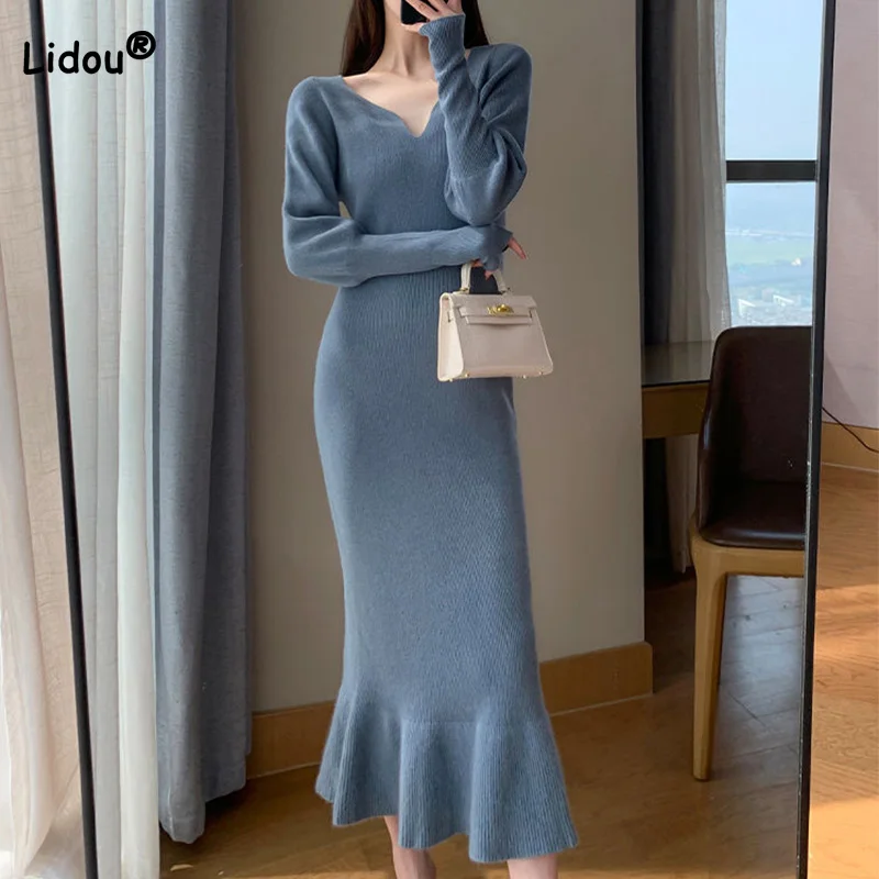 Купи Autumn Winter Elegant V-Neck Blue Pleated Long Sleeve Fashion High Waist Pullover Knitted Slim Midi Fishtail Dress for Women за 1,931 рублей в магазине AliExpress
