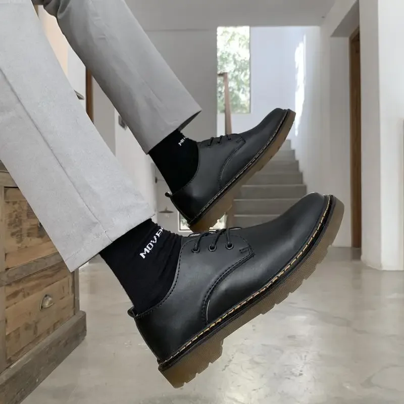 

Черные блестящие повседневные кожаные туфли из лакированной кожи мужская деловая одежда мужские кожаные туфли в британском стиле с мягкой подошвой