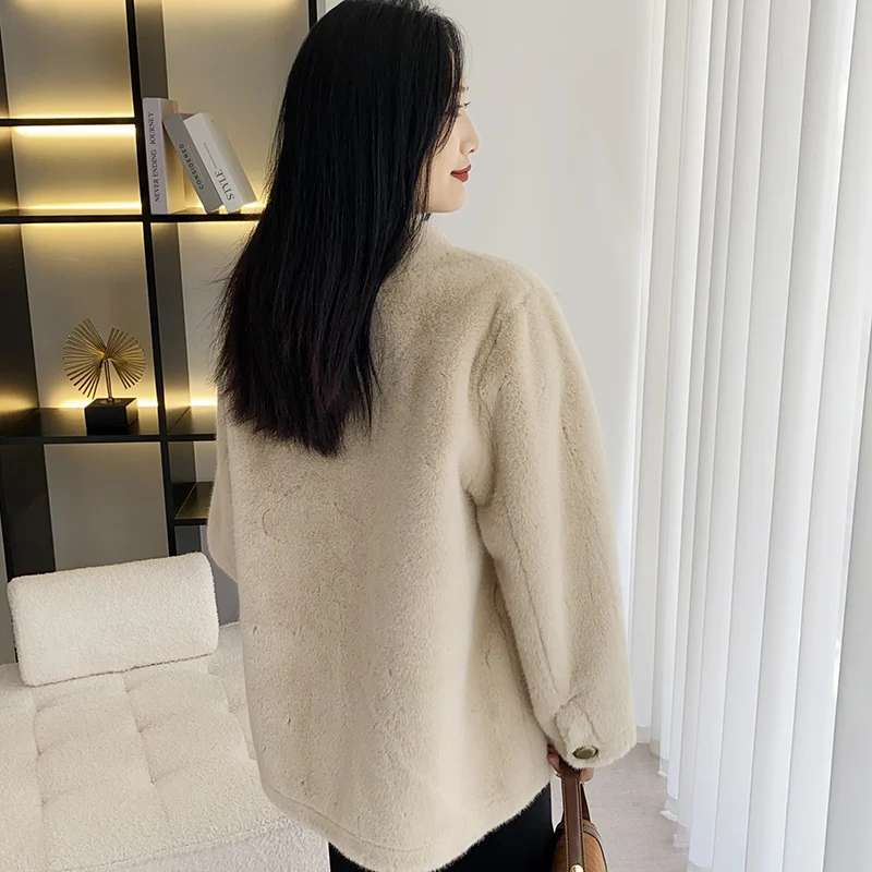 Рисунок 2 - Женский короткий кардиган с V-образным вырезом