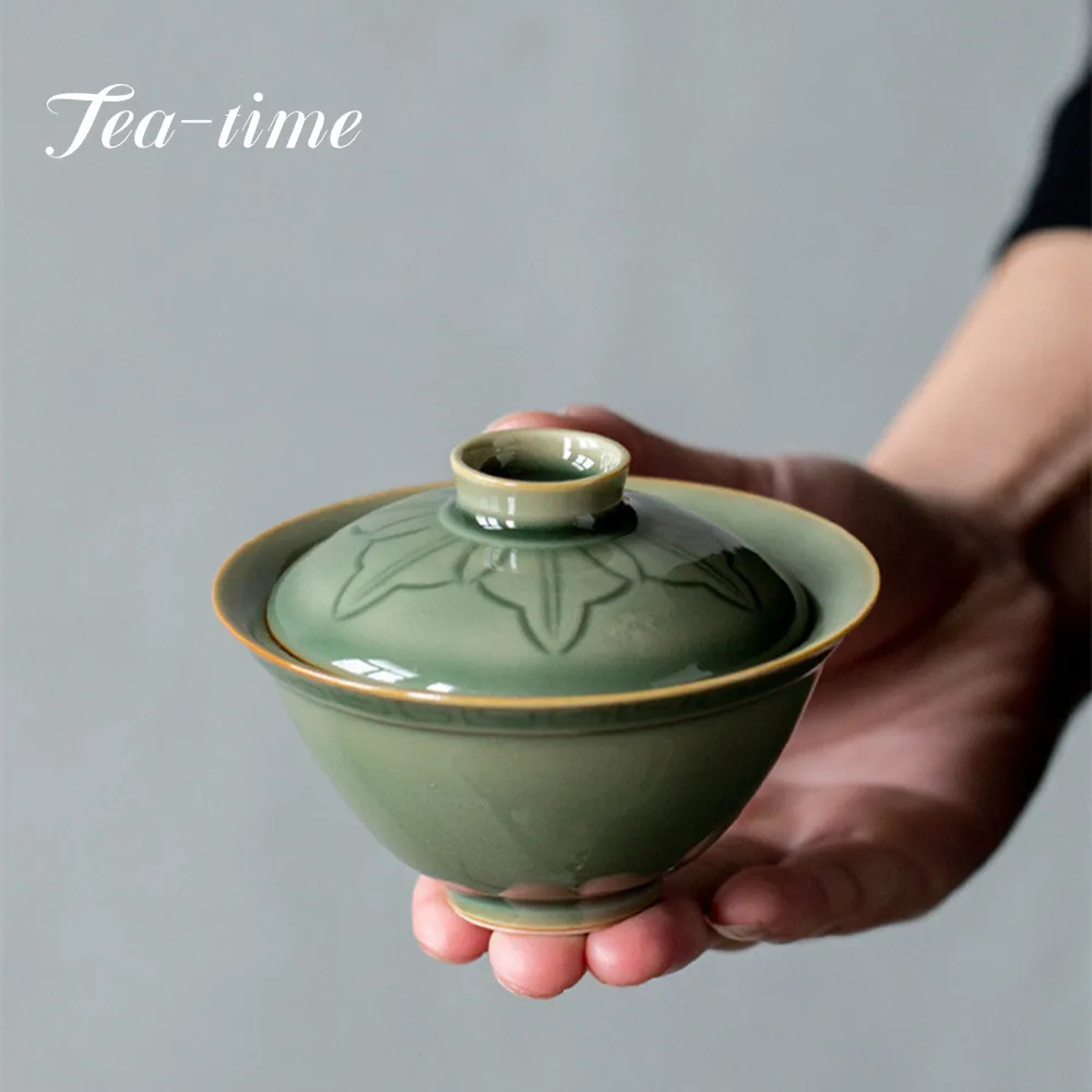 

145ml Retro Yue Kiln Celadon Handmade Relief Twine Branch Hand Grab Bowl with Lid Plum Green Tea Maker Gaiwan Kung Fu Tea Set