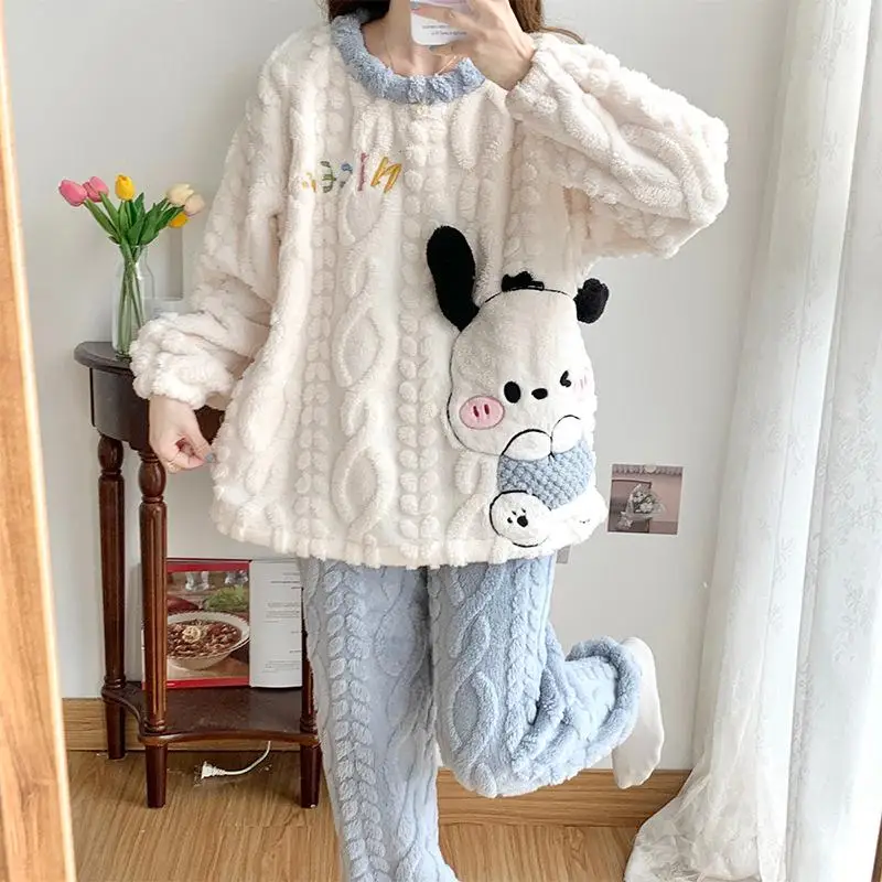 

Sanrio Pachacco Plush Sleepwear Strawberry Bear Winter Leisure Comfort Thickened Coral Velvet Pajamas Cute Household Clothes