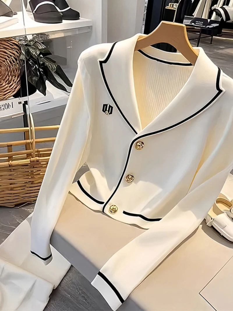 Женский трикотажный кардиган с V-образным вырезом и длинным рукавом