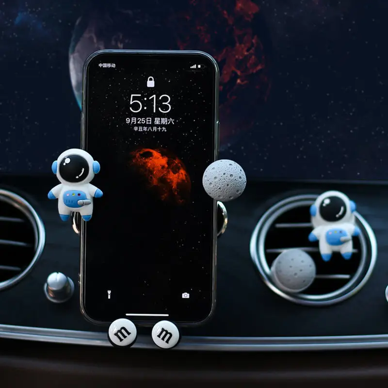 

Mobile Phone Holder Space Moon Astronaut Car Mount Cute Car Air Outlet Gravity Frame Bear Cellphone Support Stand