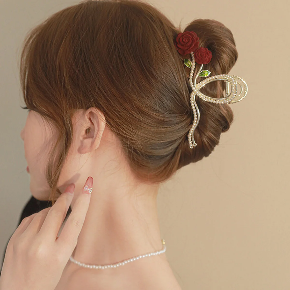 Элегантный современный цветочный флокированный искусственный коготь для волос