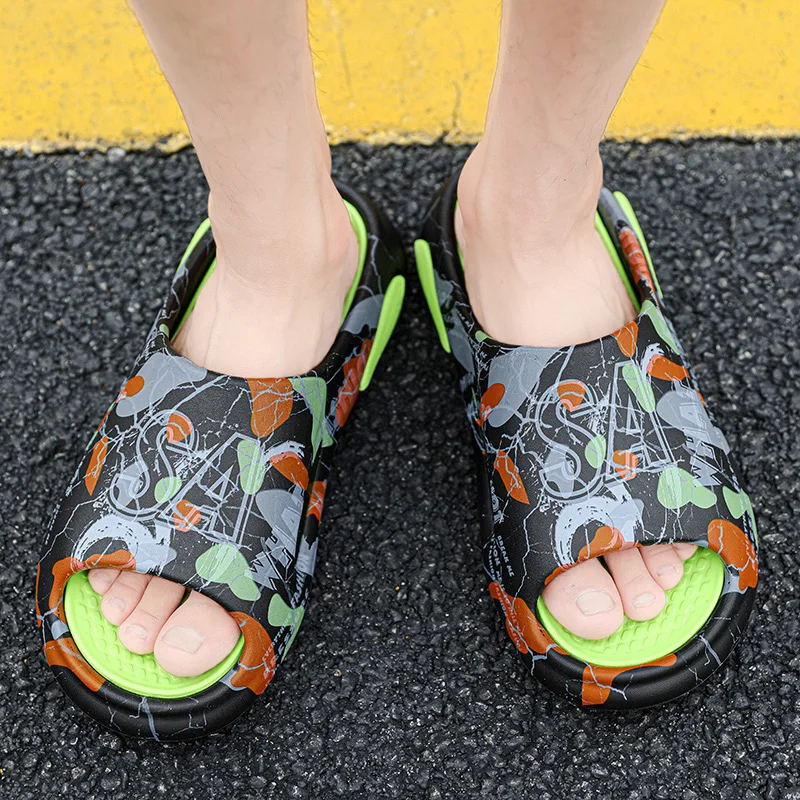 

Non-slip Summer Man Slippers Thick Platform Fashion Men Shoes Beach Outdoor House Sandals Bathroom Soft Man Slippers Flats