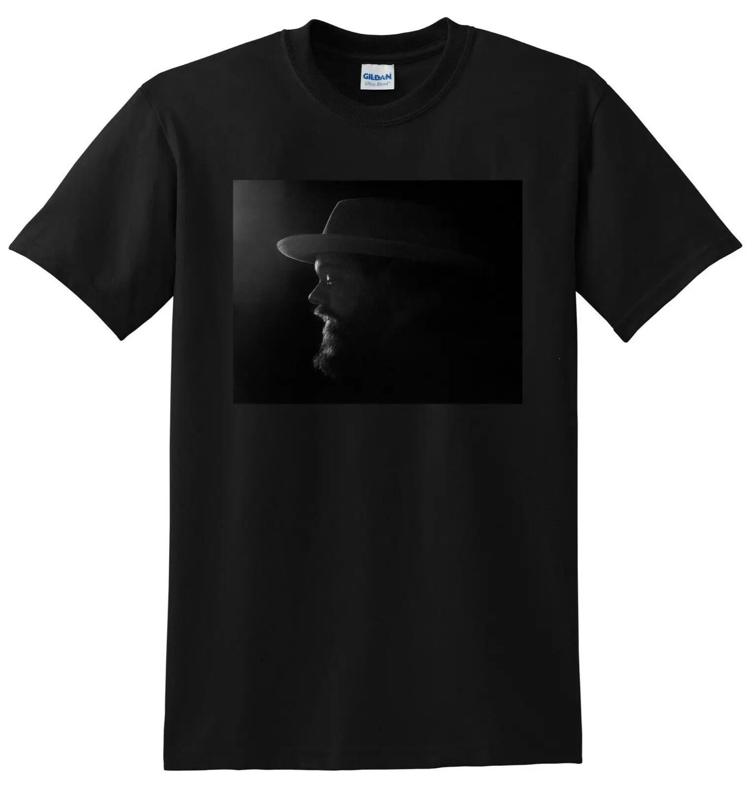 Футболка с надписью RATELIFF и NATHANIEL