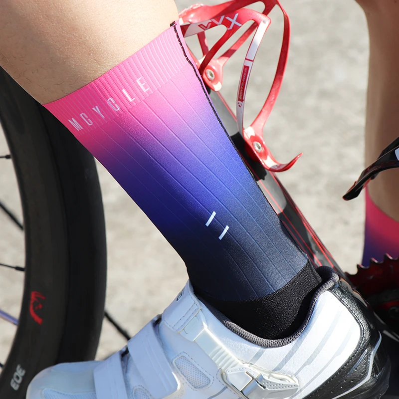 Фото Aero спортивные носки Mcycle, бесшовные противоскользящие велосипедные носки для сращивания, градиентные цвета, велосипедные аэро носки №3
