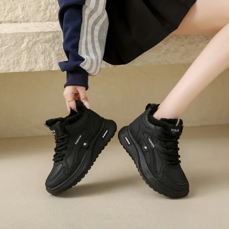 Женские зимние массивные кроссовки на меховой подкладке из искусственной кожи