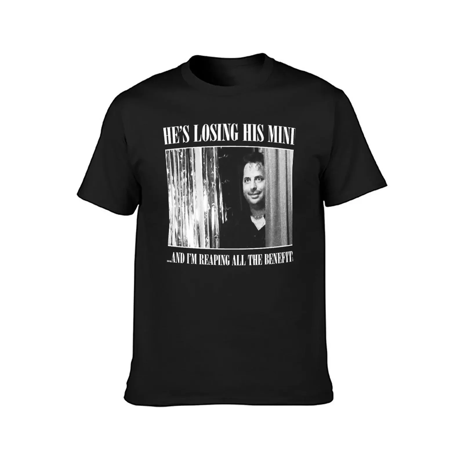 Футболка с изображением певицы на свадьбе поднимающая все преимущества футболка