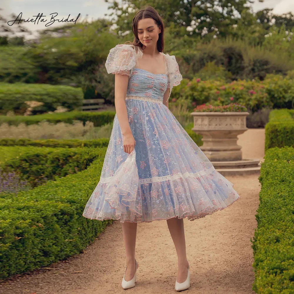 

Arietta Blue Floral Embroidery Tulle Midi Prom Dresses Sweetheart Short Puff Sleeves Tea-Length A-Line Wedding Party Dresses