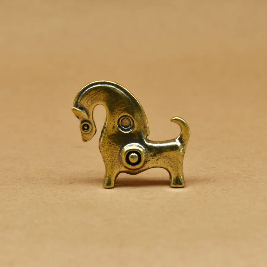 

Латунные фигурки кота и лошади