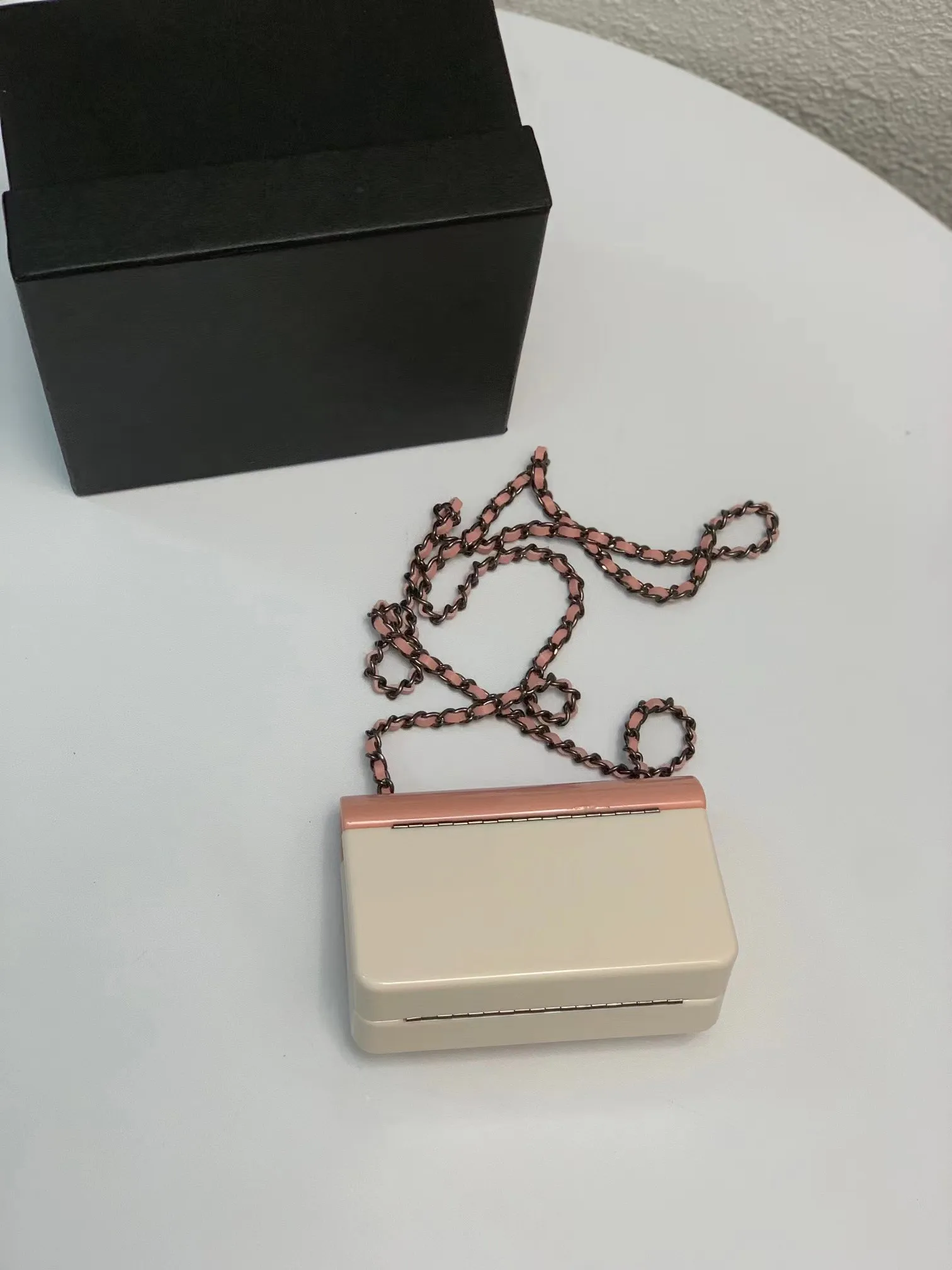 

Haute Couture 2022 Ladies Popular New Lacquer Chain Mini Small Square Bag Flip Contrast Color Small Bag