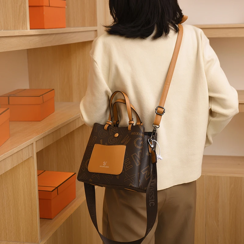 Luxury High-end Design Classic Tote Bag 2023 New Women's Handbag Trend Single Shoulder Crossbody Bag Fashion Large Capacity Bags