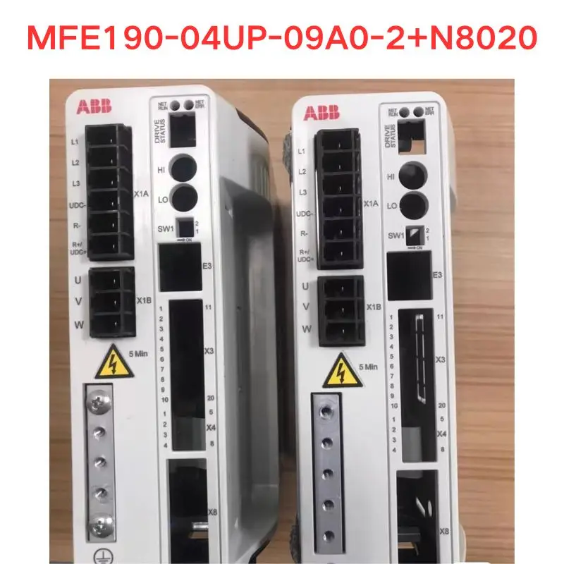 Бывший в употреблении телефон с функциональным драйвером диагональю дюйма