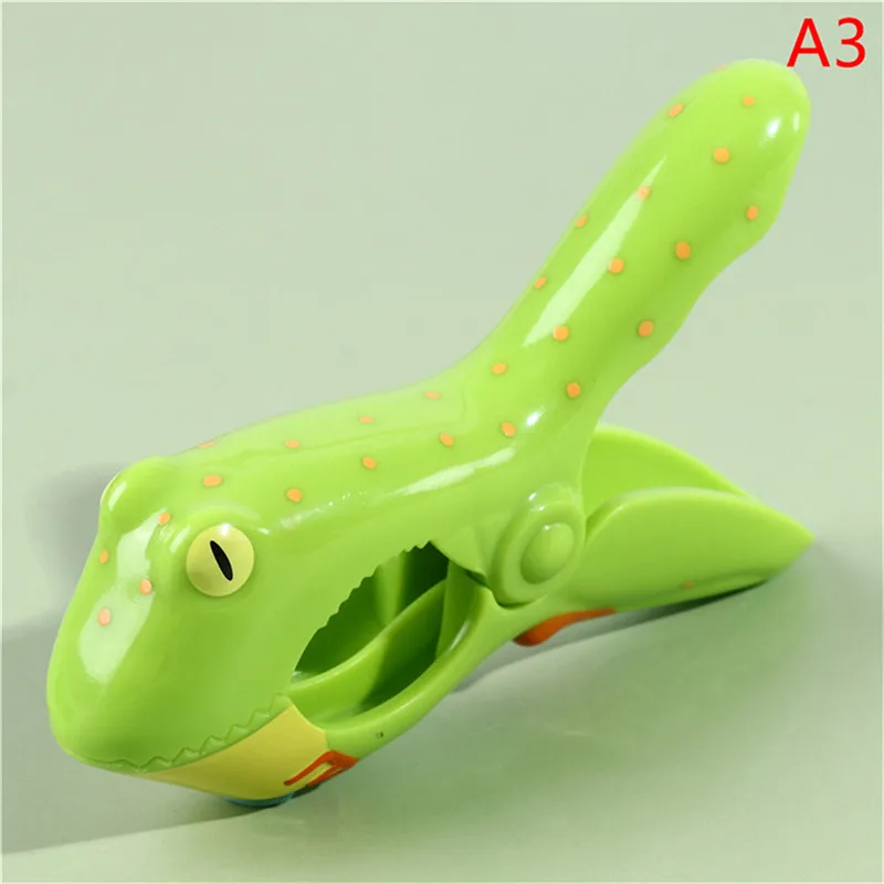 Пластиковые прищепки для пляжных полотенец