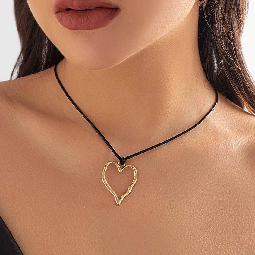 

Ingemark Vintage Black Leather Braid Wax Cord Chain Necklace for Women Goth Hollow Out Love Heart Pendant Choker Y2k Jewelry New