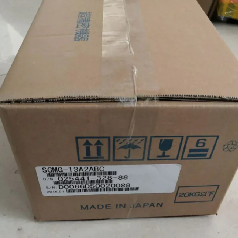 Бесплатная доставка новый в коробке серводвигатель Yaskawa SGMG-13A2ABC переменного тока