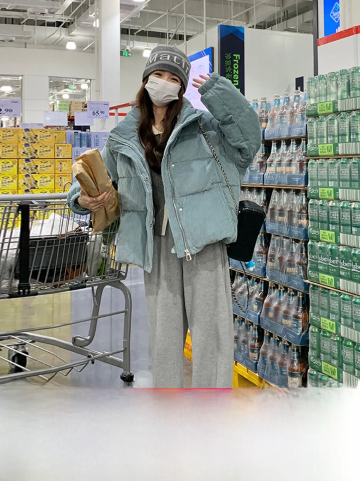 Новинка зимы 2024 зеленое вельветовое пальто с хлопковой подкладкой женское