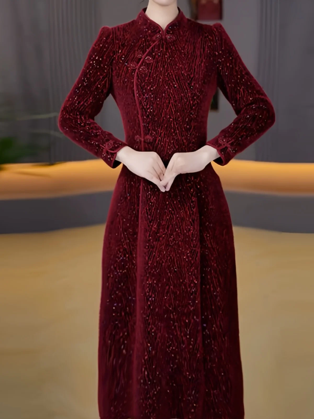 Красное улучшенное женское платье 2024 зимнее новое широкое среднего возраста