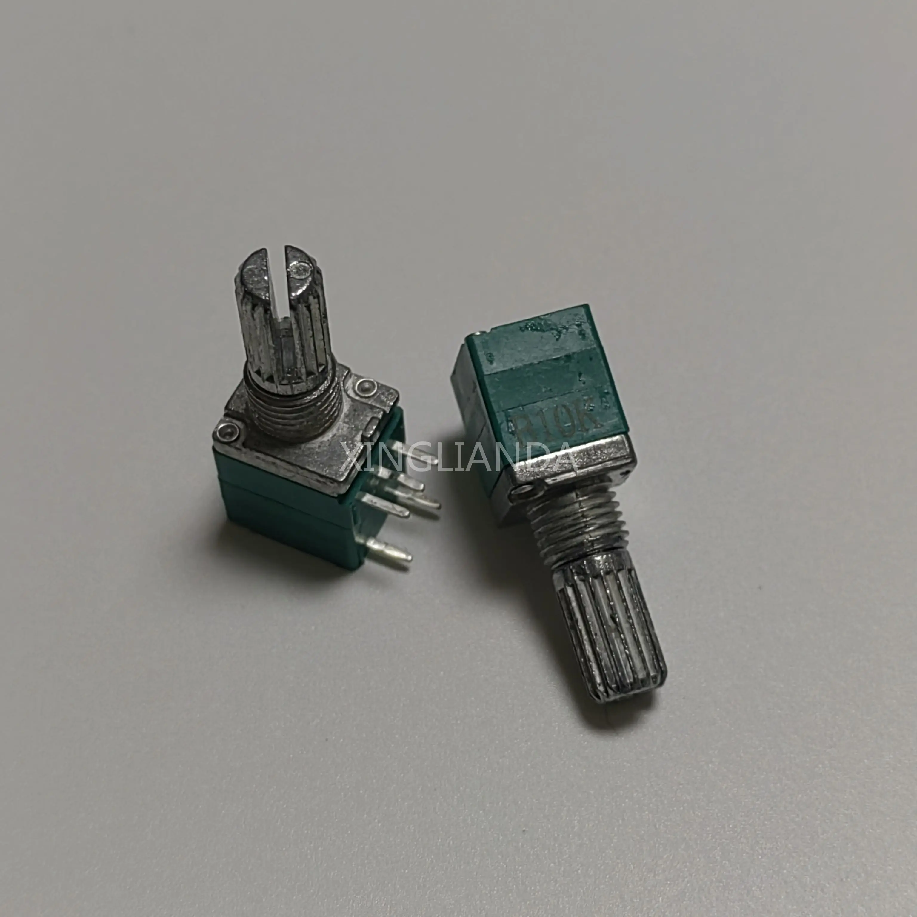 Звуковой вал RV097 5-контактный 1K 5K 10K 20K 50K 100K 500K (с переключателем) 15 мм