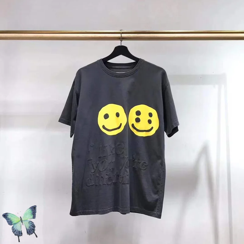 

Футболка CPFM KANYE Double Smiley пенопластовые буквы с принтом CPFM XYZ Sunday Service T Shirt